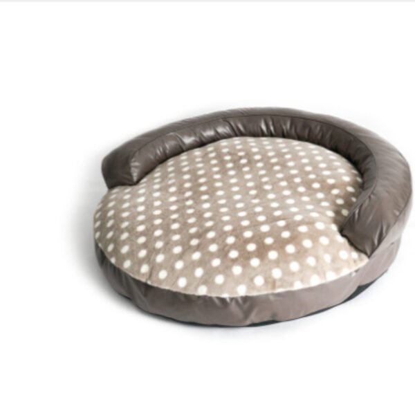 Large Pet Supplies In Kennel - Image 6